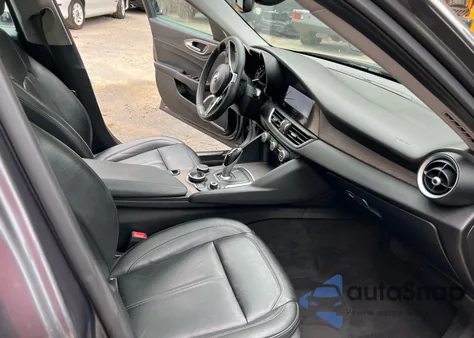 2017 Alfa Romeo Giulia Ti Q4 z USA, uszkodzony, nr VIN ZARFAEEN9H7544398